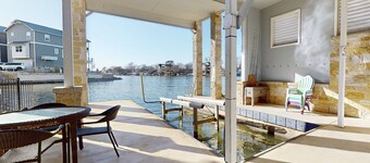 Stunning lakefront home w/ pickleball, shared pool & sand volleyball