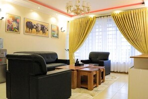 Interior - The Royal Residence : Simba (Lion) (Kitengela)