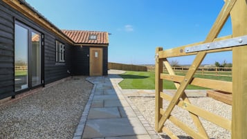 Cottage | Property grounds