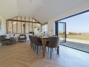 Cottage | Dining - The Hide (Colchester)