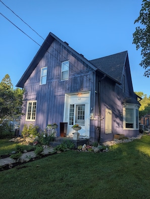 Exterior - Comfortable and elegantly appointed home in this unique small port town. (Port Burwell)