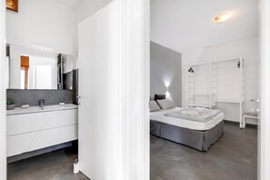 2 bedrooms, free WiFi, bed sheets - Casa Panorama in Tremosine with View Terrace, Tremosine, Italy (Tremosine)