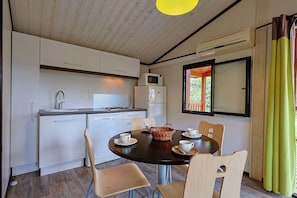 Kühlschrank, Mikrowelle, Geschirrspüler