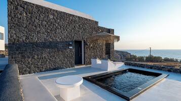Luxury Villa, Sea View | Private pool