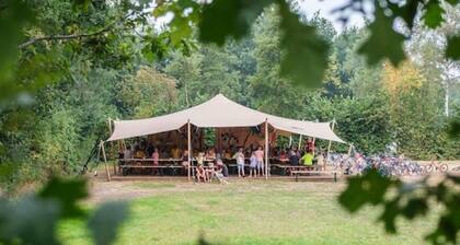 Brand new 4-6p Sola Lodge - 5* Camping Pallegarste - Swimming pool available!
