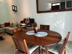 Dining - 1bed centro, roof top sea view, jacuzzy pool, work space gym 400m beach (Playa del Carmen)