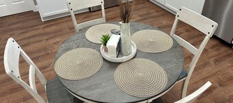 Adorable New Remodeled 3BR 2 BA quiet neighborhood!