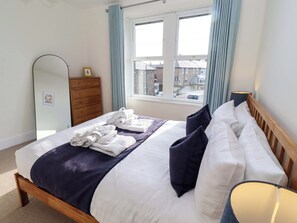 3 habitaciones, decoración personalizada y muebles diferentes 