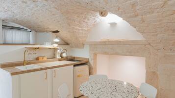 Luksusstudiosviitti | Yksityinen keittiö | Espressokone, kahvin-/teenkeitin, vedenkeitin