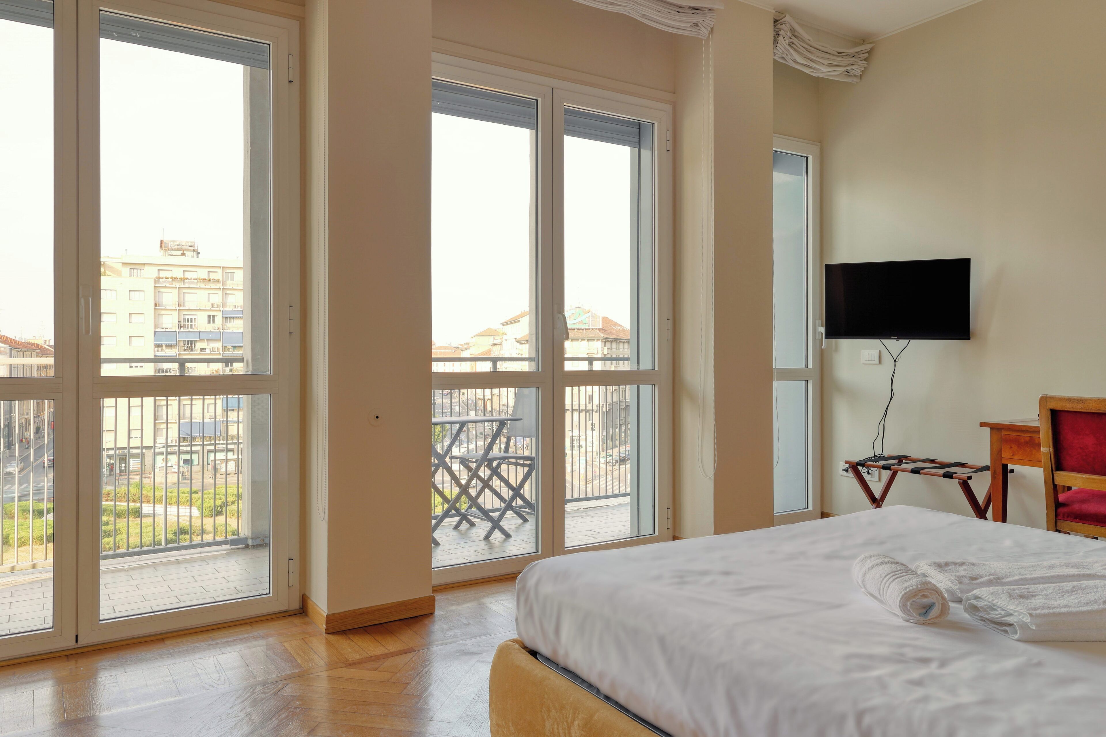 Standard Apartment | 2 bedrooms, blackout drapes, iron/ironing board, free WiFi