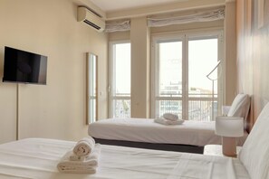 Standard Apartment | 2 bedrooms, blackout drapes, iron/ironing board, free WiFi - JOIVY Elegant flat in Corso Buenos Aires (Milan)