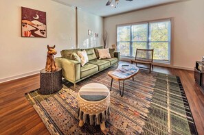 TV, stereo, offices - The Joshua Tree - Unit B by Apex Short Term Stays (Oxford)