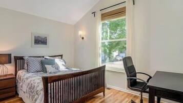 2 Schlafzimmer, Bügeleisen/Bügelbrett, WLAN, Bettwäsche