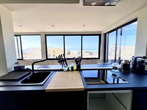 Fridge, microwave, coffee/tea maker, electric kettle