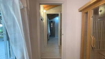 Superior Suite | Bathroom | Hair dryer, towels, soap, shampoo