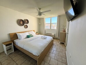 3 bedrooms, desk, iron/ironing board, travel crib - 3BR Beach Condo w/ Pool, Games & Beach access. Family Friendly! (Loíza)