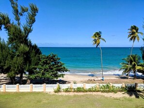 Espreguiçadeiras, toalhas de praia 