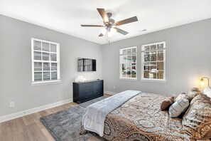 3 chambres, fer et planche à repasser, Wi-Fi gratuit, draps fournis