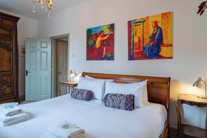 2 عدّة غرف نوم ومكتب ومكواة/لوح كي وواي فاي