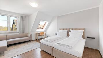 Comfort Apartment | 1 bedroom, in-room safe, desk, laptop workspace