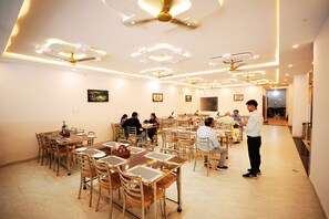 Restaurant - SAATWIK HOTEL (Rajnagar)