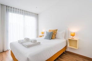 2 bedrooms, Internet, bed sheets - GuestReady - The Gods: Freya (Porto)