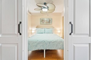 1 chambre, fer et planche à repasser, Wi-Fi, draps fournis
