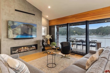 | The Everlake by Boutiq Luxury Vacation Rentals | Olympia, Washington