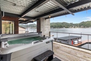 Bain à remous extérieur