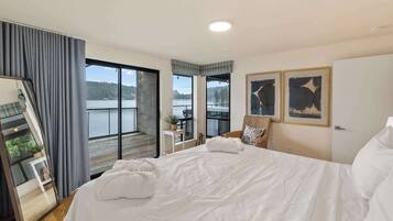 5 bedrooms, iron/ironing board, travel cot, WiFi