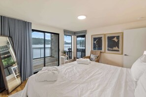 5 bedrooms, iron/ironing board, travel cot, WiFi
