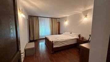 4 bedrooms, WiFi, bed sheets