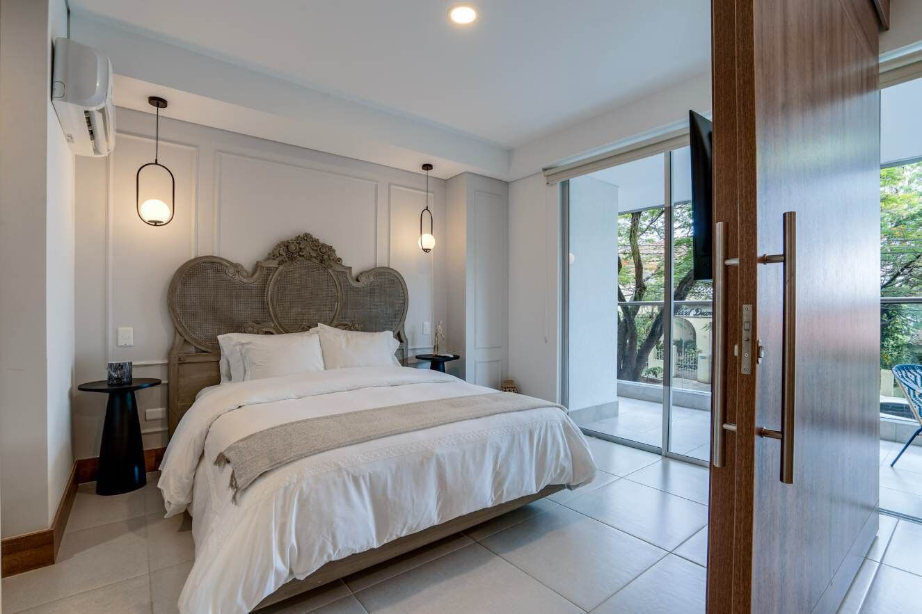 2 habitaciones, tabla de planchar con plancha, wifi y ropa de cama 