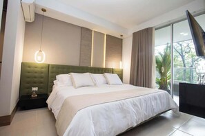 3 habitaciones, tabla de planchar con plancha, cuna de viaje y wifi 