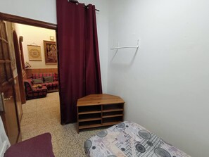 Shared Dormitory, 1 Bedroom, Smoking | Living room