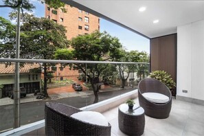 Property grounds - H107 - Perfect Holiday Pad | Pool | Parking | WiFi (Cali)