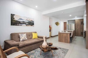 TV, offices - H108 | 2-Bed, 2-Bath  | Pool | Gym | 24/7 Security (Cali)