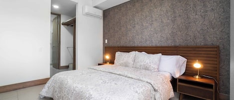 2 bedrooms, iron/ironing board, travel cot, WiFi