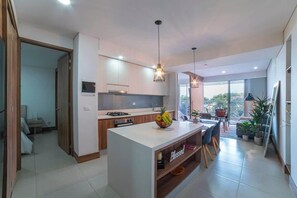 Fridge, microwave, oven, stovetop