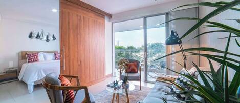 2 عدّة غرف نوم ومكواة/لوح كي وسرير سفر وواي فاي