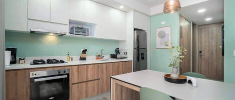 Fridge, microwave, oven, stovetop