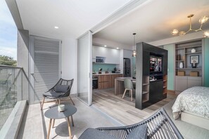 1 dormitorio, tabla de planchar con plancha, cuna de viaje y wifi