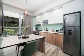 Fridge, microwave, oven, stovetop