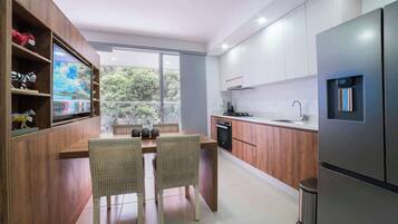 Fridge, microwave, oven, stovetop