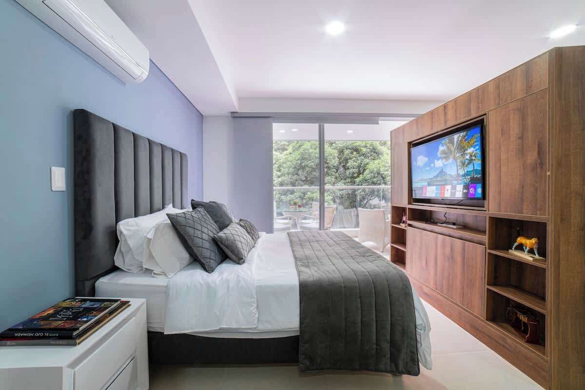 1 bedroom, iron/ironing board, travel crib, WiFi