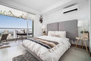 1 bedroom, desk, iron/ironing board, travel crib - H603 - Luxurious Studio | Amazing Views | Pool (Cali)