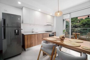 Fridge, microwave, oven, stovetop