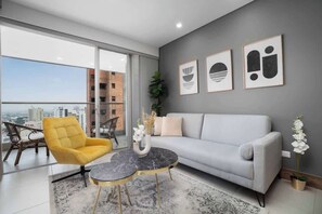 TV, offices - H706 - Stylish 2BR / Perfect Views & Rooftop Pool (Cali)