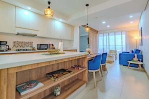 Fridge, microwave, oven, stovetop