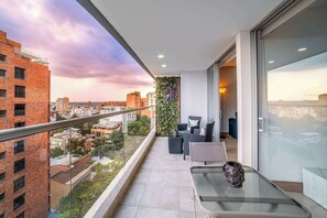 Property grounds - H807 - Amazing Penthouse Views, Pool and Parking (Cali)